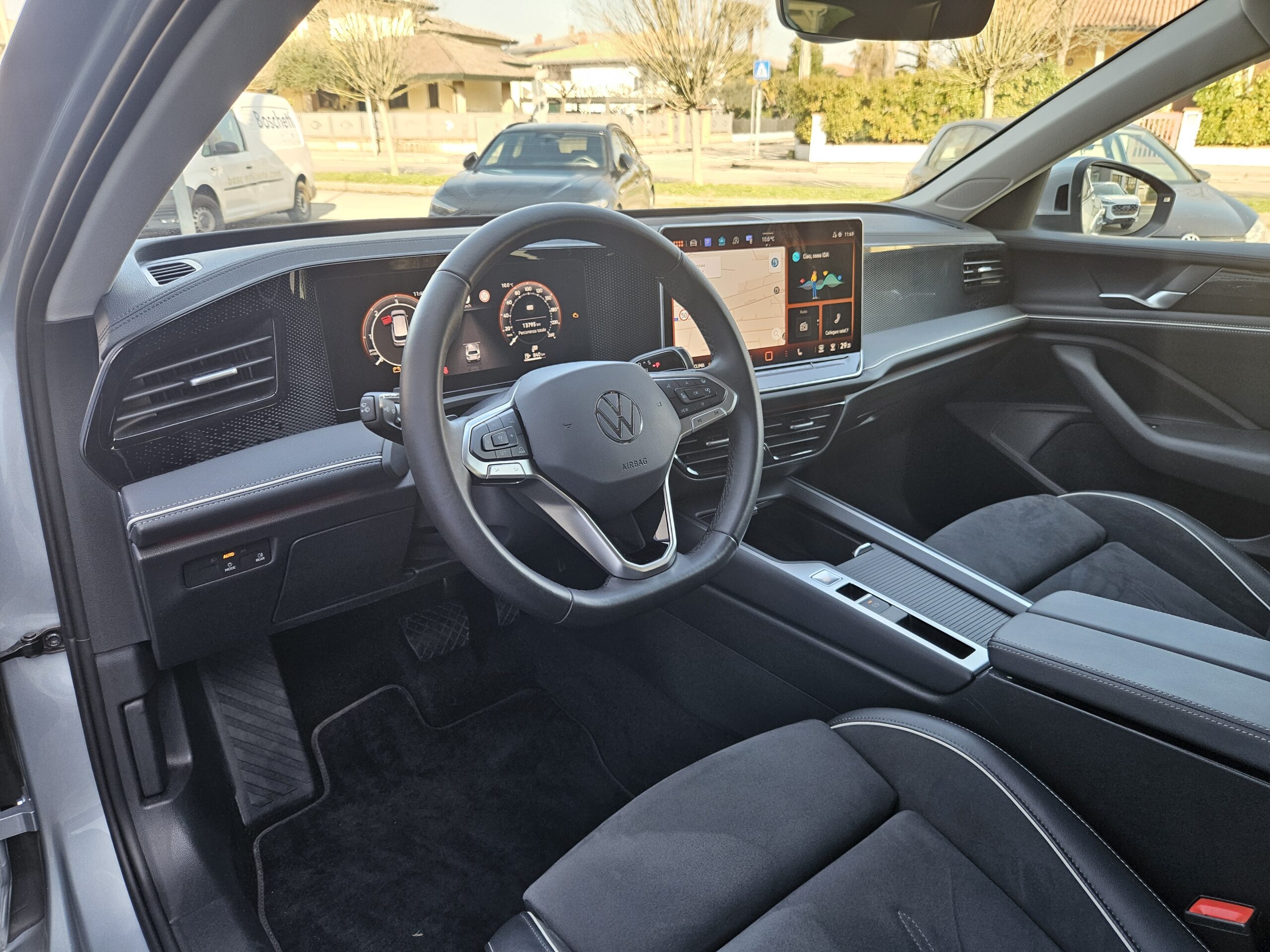 VW Passat 2.0 Tdi 122cv DSG - immagine 11