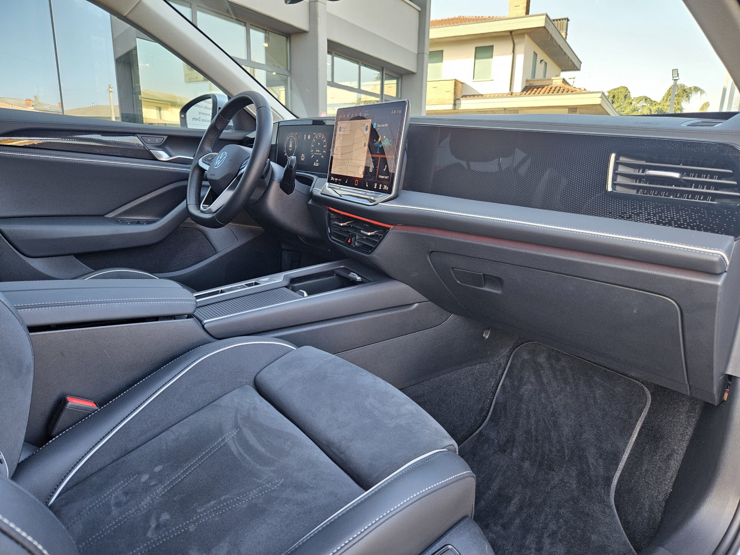 VW Passat 2.0 Tdi 122cv DSG - immagine 16