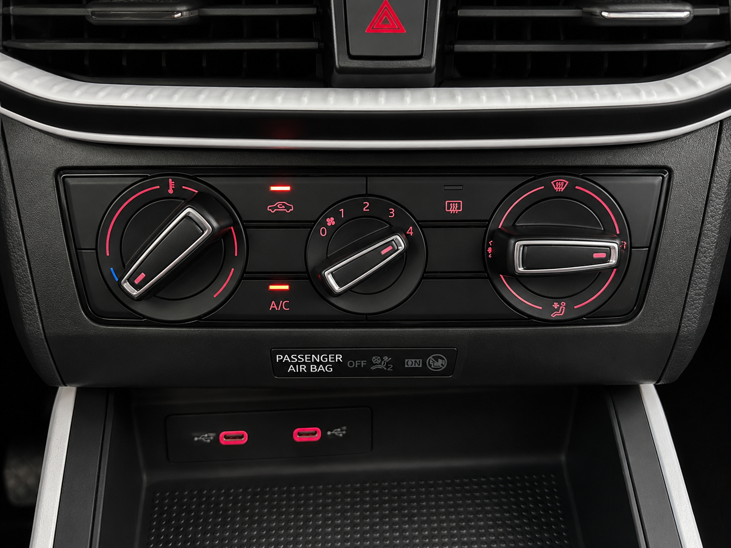 SEAT ARONA Black Edition 1.0Tsi 95cv - immagine 9